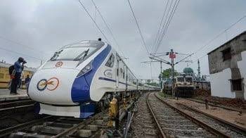 Prime Minister will show green flag to Jalna-Mumbai Vande Bharat Express tomorrow!